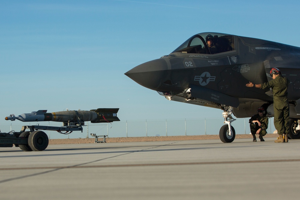 DVIDS - Images - F-35 Hot Load [Image 1 of 5]