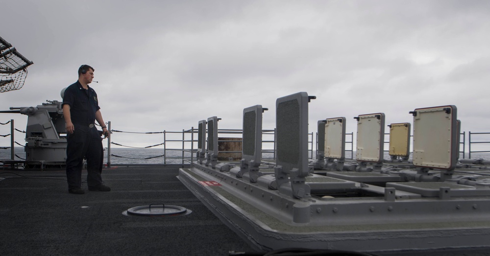 Fire Controlman 3rd Class Timothy Caudle Conducts Cell Hatch Maintenance