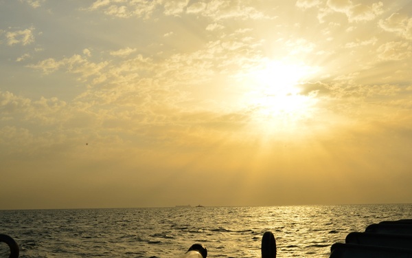 Elite Special Forces from GCC and U.S. simulate a raid on hijacked tanker