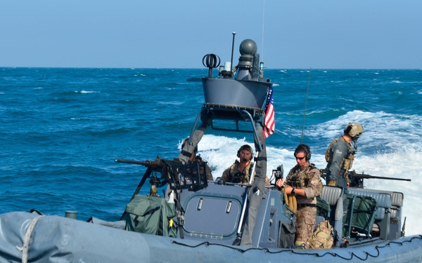 Elite Special Forces from GCC and U.S. simulate a raid on hijacked tanker