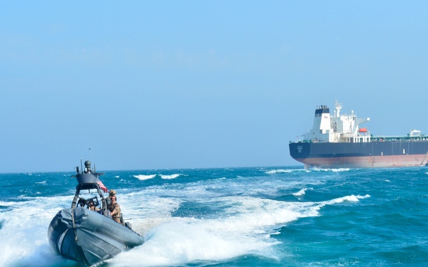 Elite Special Forces from GCC and U.S. simulate a raid on hijacked tanker