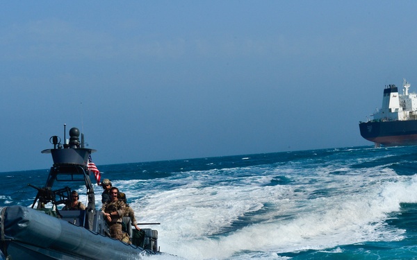Elite Special Forces from GCC and U.S. simulate a raid on hijacked tanker