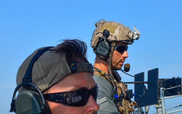 Elite Special Forces from GCC and U.S. simulate a raid on hijacked tanker