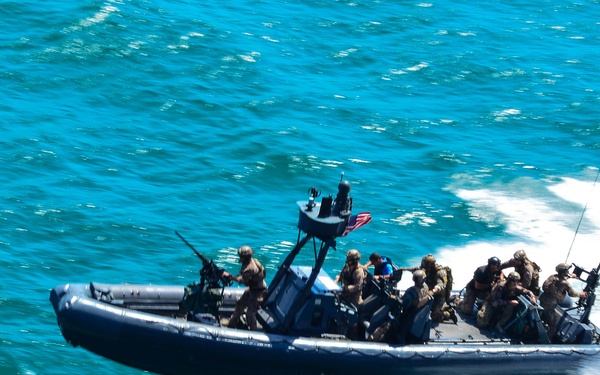 Elite Special Forces from GCC and U.S. simulate a raid on hijacked tanker