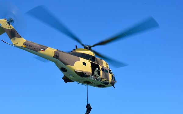 Elite Special Forces from GCC and U.S. simulate a raid on hijacked tanker