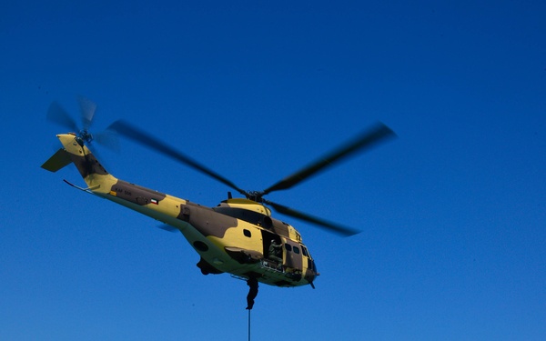 Elite Special Forces from GCC and U.S. simulate a raid on hijacked tanker