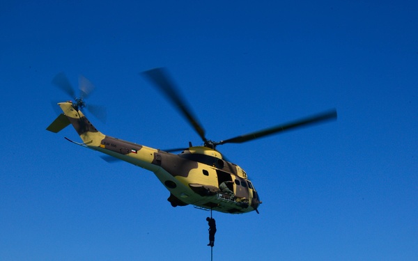 Elite Special Forces from GCC and U.S. simulate a raid on hijacked tanker