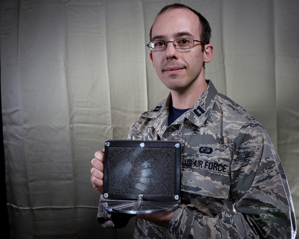 Air Force officer’s inventions inspired by Pin Art, E Ink
