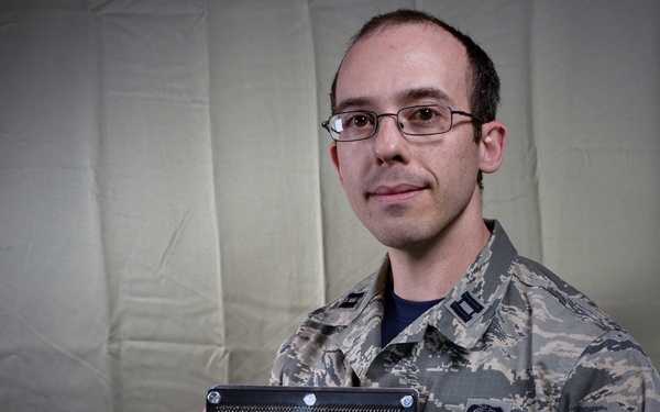 Air Force officer’s inventions inspired by Pin Art, E Ink