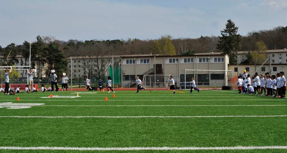 LeGarrette Blount hosts football camp