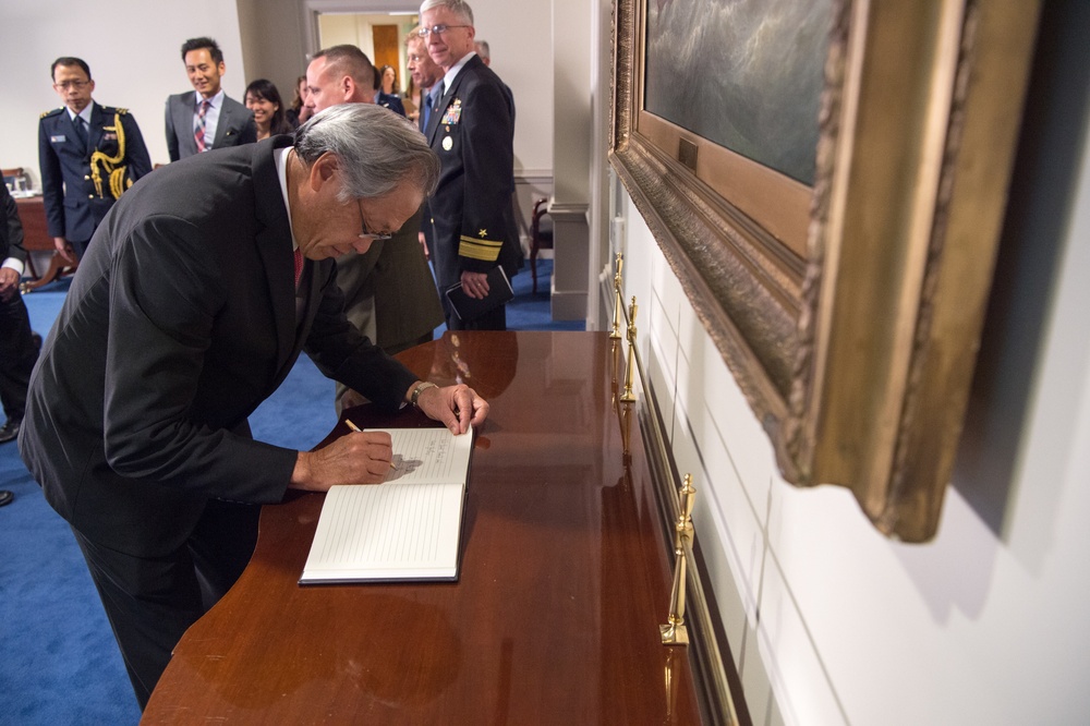 SD Mattis meets with Singapore’s Minister of Defence Ng Eng Hen