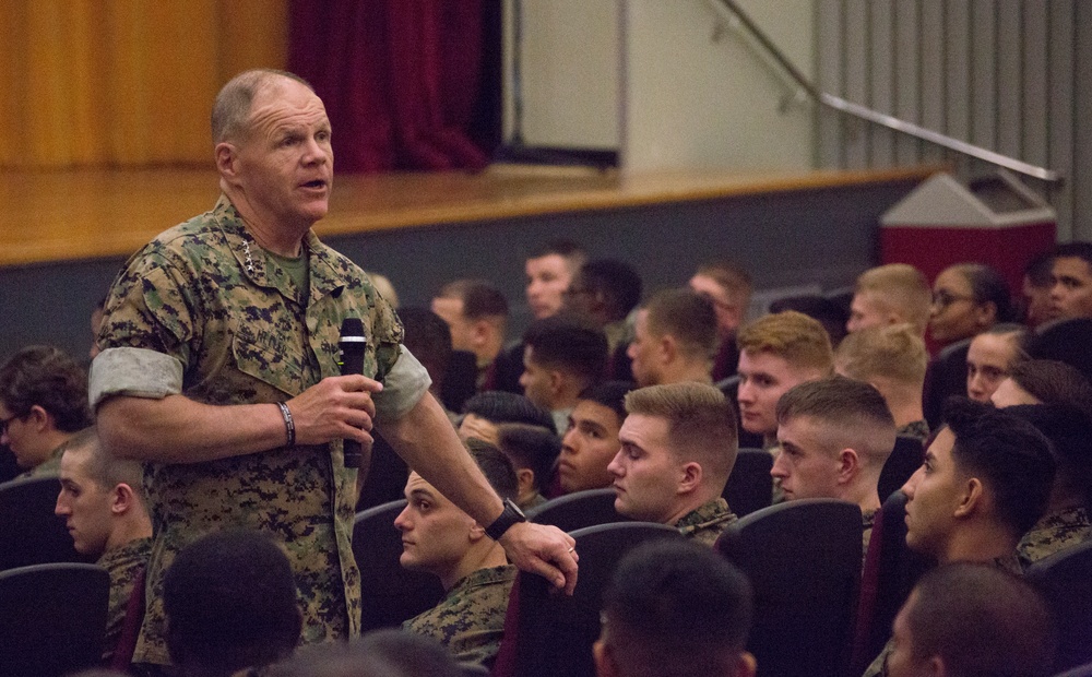 CMC Visits Okinawa Marines