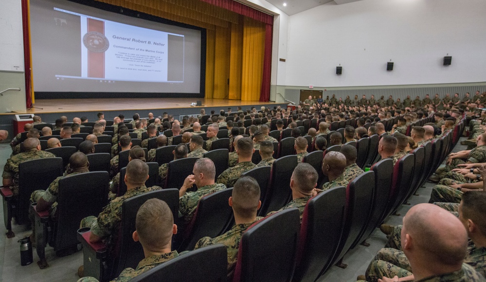 CMC Visits Okinawa Marines