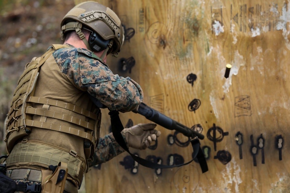 Breaching Operations: Recon Marines let themselves in