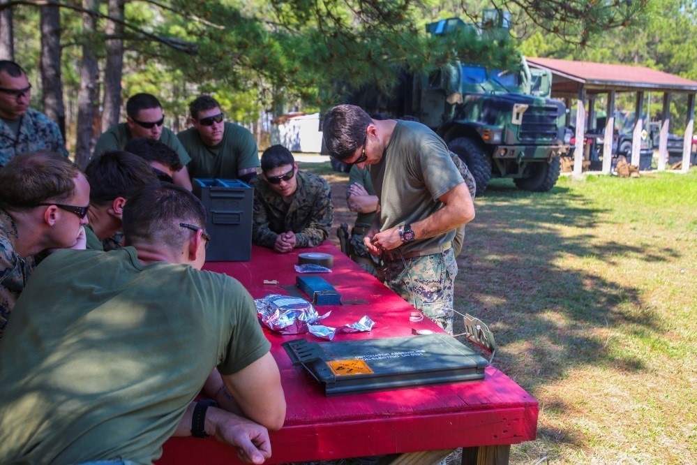 Breaching Operations: Recon Marines let themselves in