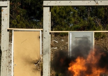 Breaching Operations: Recon Marines let themselves in