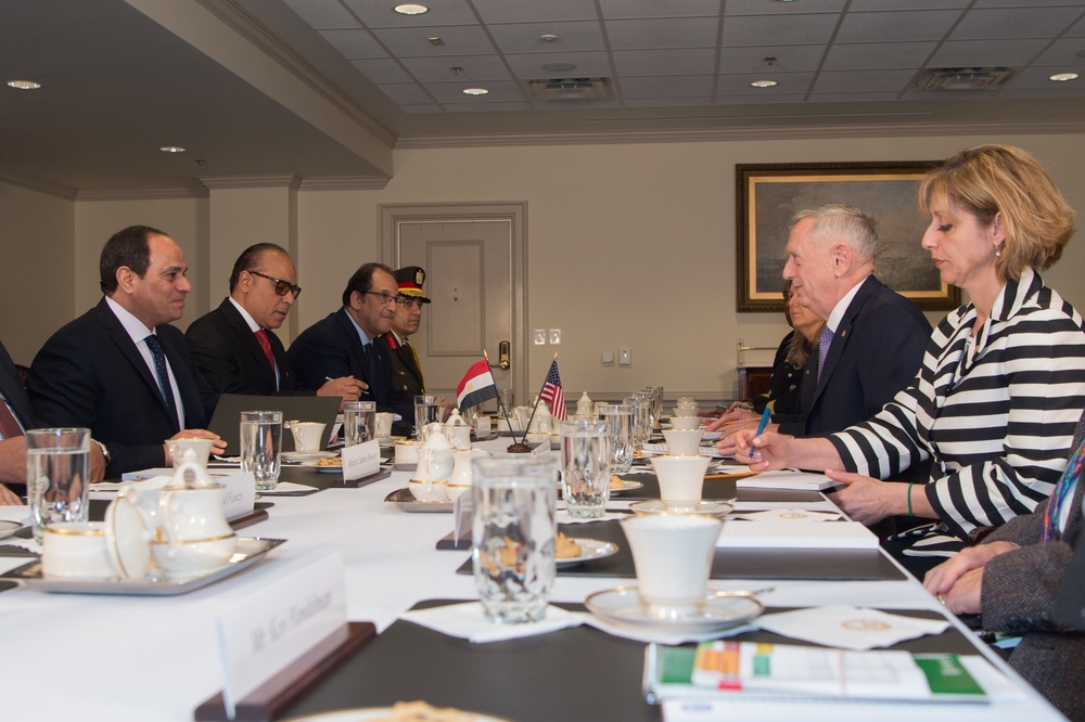 SD Mattis meets with Egypt’s President Abdul Fattah al-Sisi
