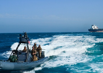 Elite Special Forces from GCC and U.S. simulate a raid on hijacked tanker