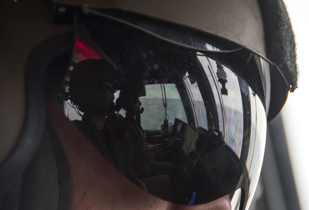Marine forces LCAC offload from USS Bonhomme Richard (LHD 6)