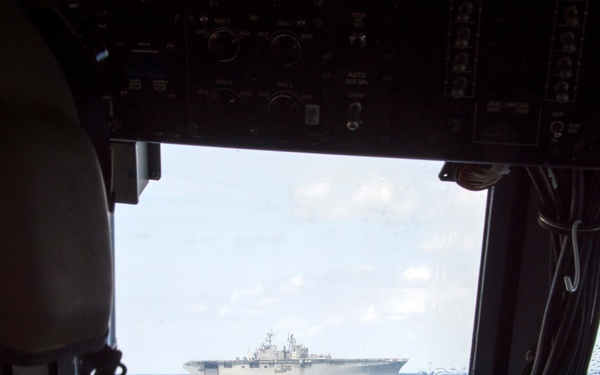 Marine forces LCAC offload from USS Bonhomme Richard (LHD 6)