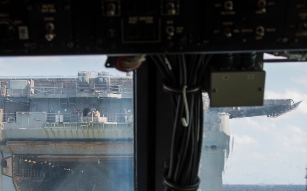 Marine forces LCAC offload from USS Bonhomme Richard (LHD 6)