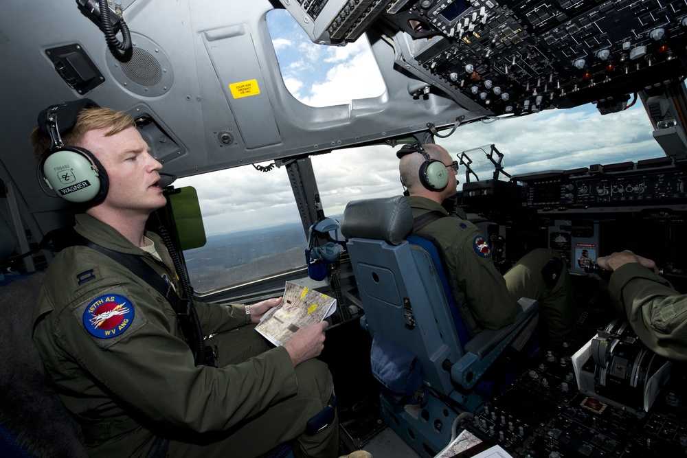 C-17 pilots hone their skills