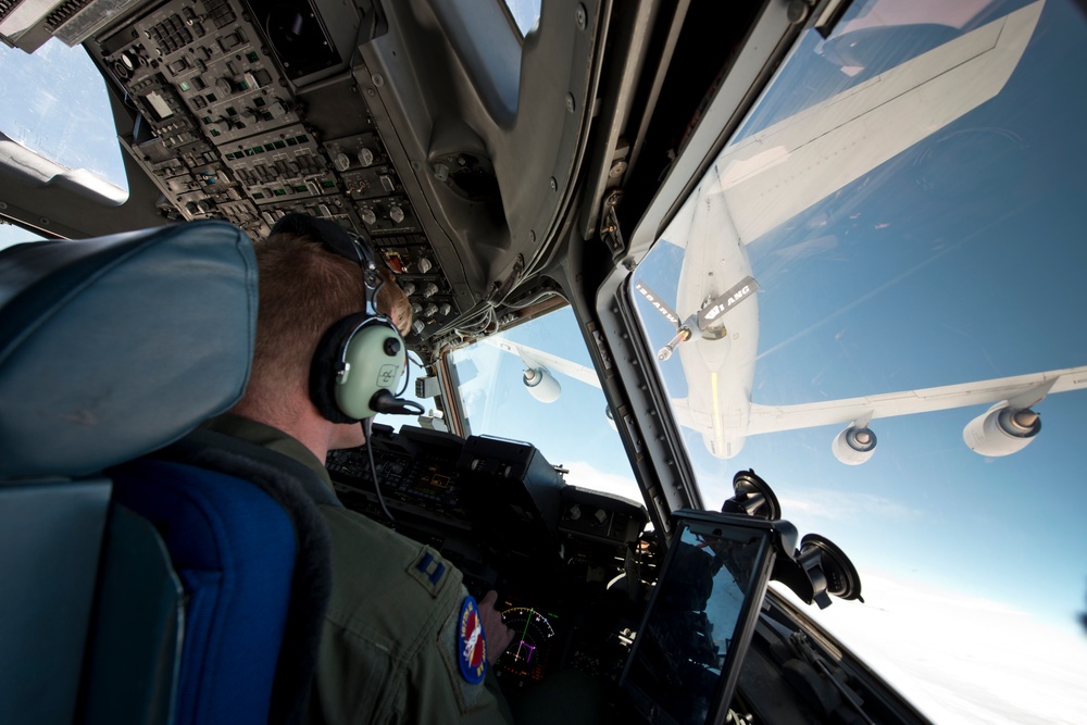 C-17 pilots hone their skills