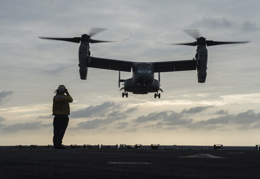 USS MAKIN ISLAND FLIGHT OPS