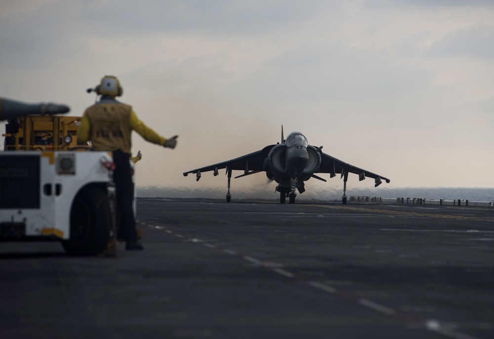 USS MAKIN ISLAND FLIGHT OPS