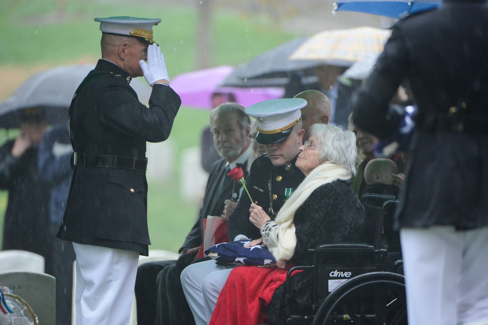 The graveside service for John Glenn takes place in Arlington National Cemetery