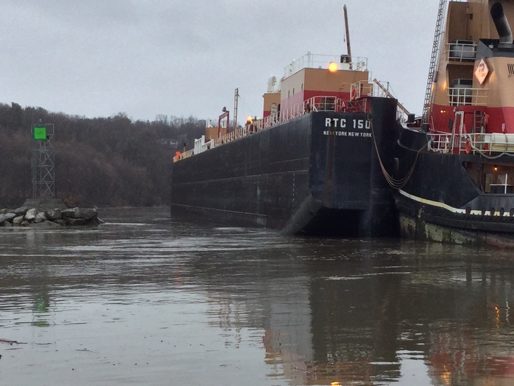 Coast Guard responds to barge around near Catskill, NY