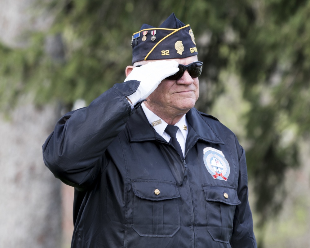 Italian American War Veteran Salutes