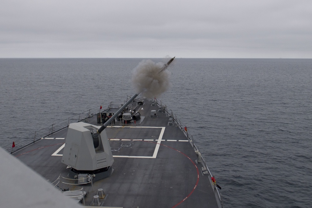 USS Shoup (DDG 86) Conducts Live-Fire Exercise