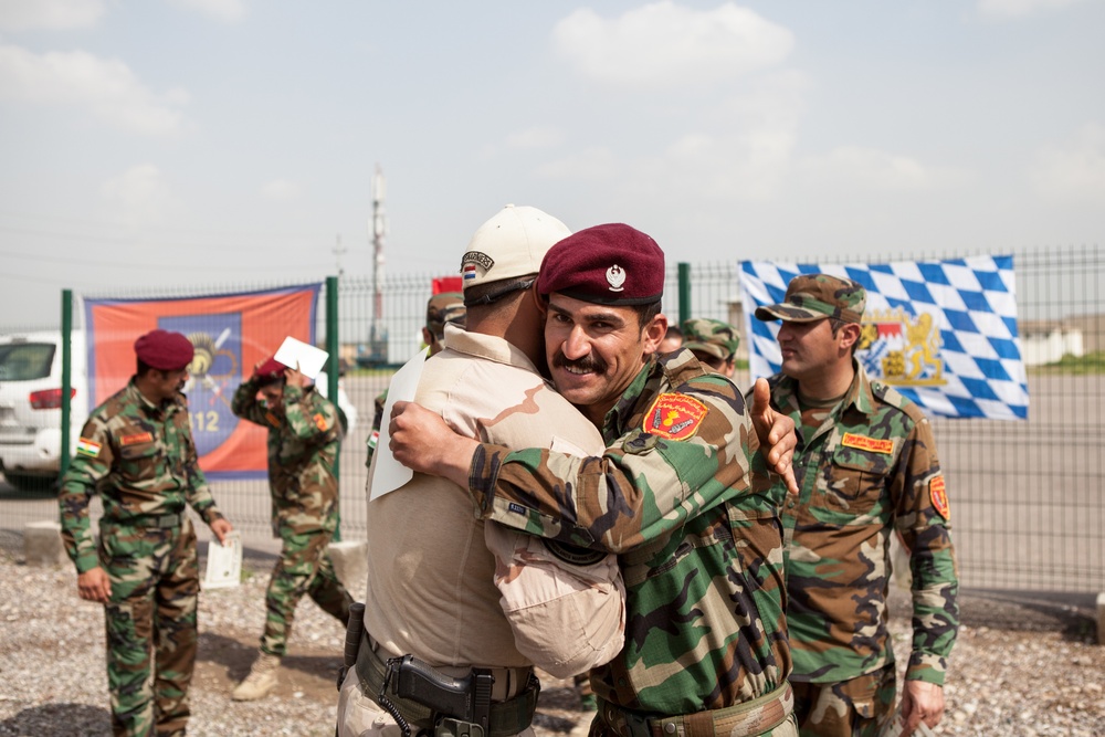 Peshmerga soldiers graduate from the detect and defeat course