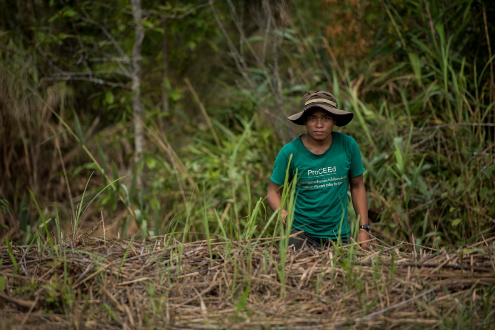 Local Lao worker helps DPAA