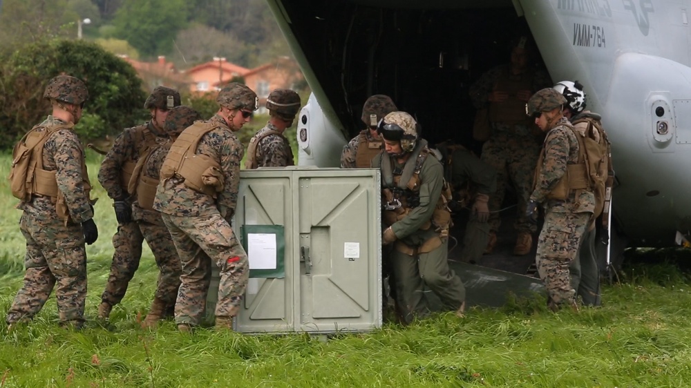 Spanish specialty: U.S. Marines educate themselves on Spanish disaster relief