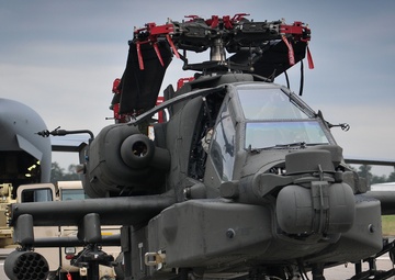 Soldiers conduct new Apache blade folding kit training