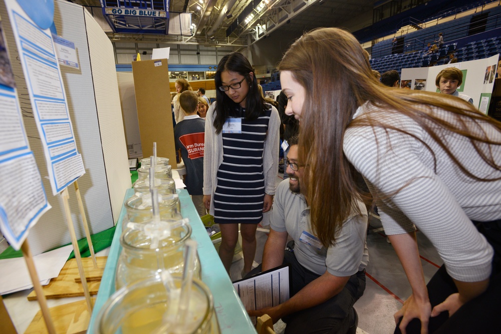 Corps employees judge STEM Expo at Tennessee State University