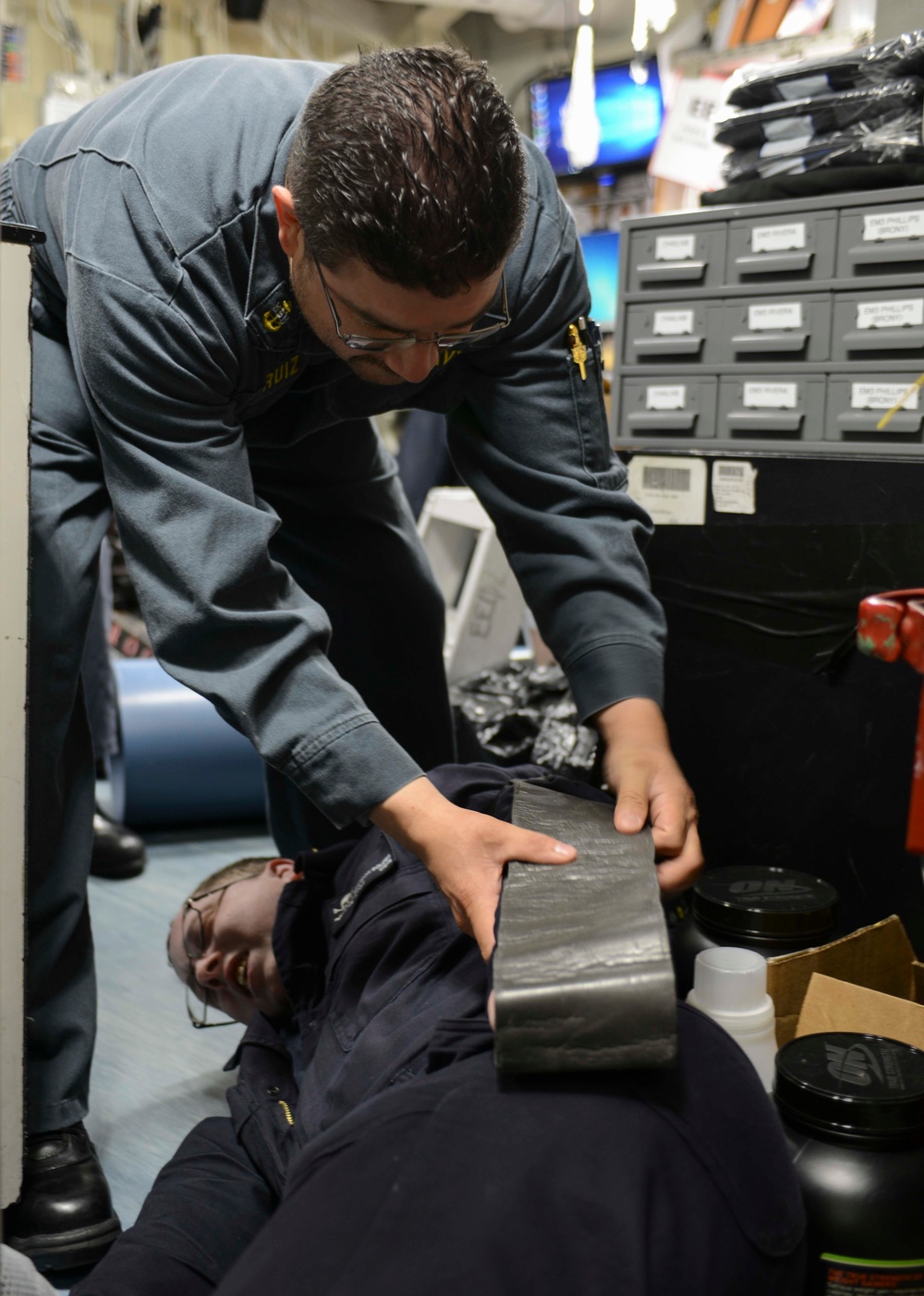 USS Kidd (DDG 100) Sailors Participate in Medical Training