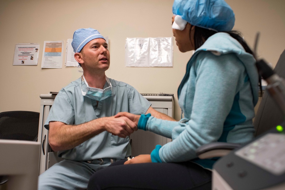 First Small Incision Lenticular Extraction (SMILE) procedure at Naval Medical Center