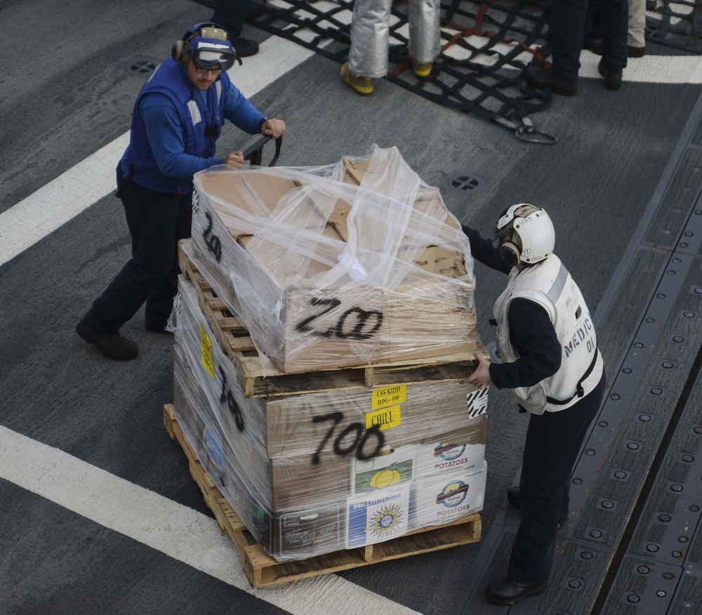 USS Kidd (DDG 100) Conducts a VERTREP During COMPTUEX