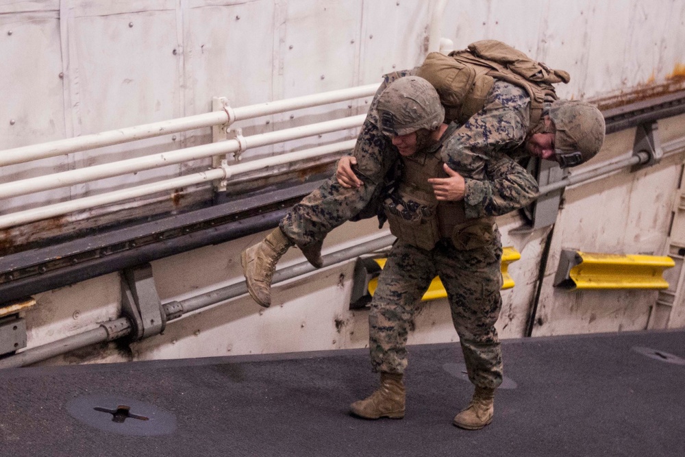 Marines participate in Combat Life Saver course at Sea