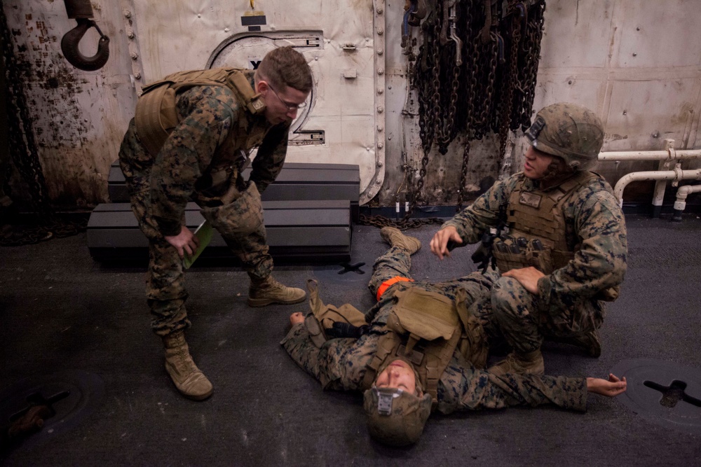 Marines participate in Combat Life Saver course at Sea