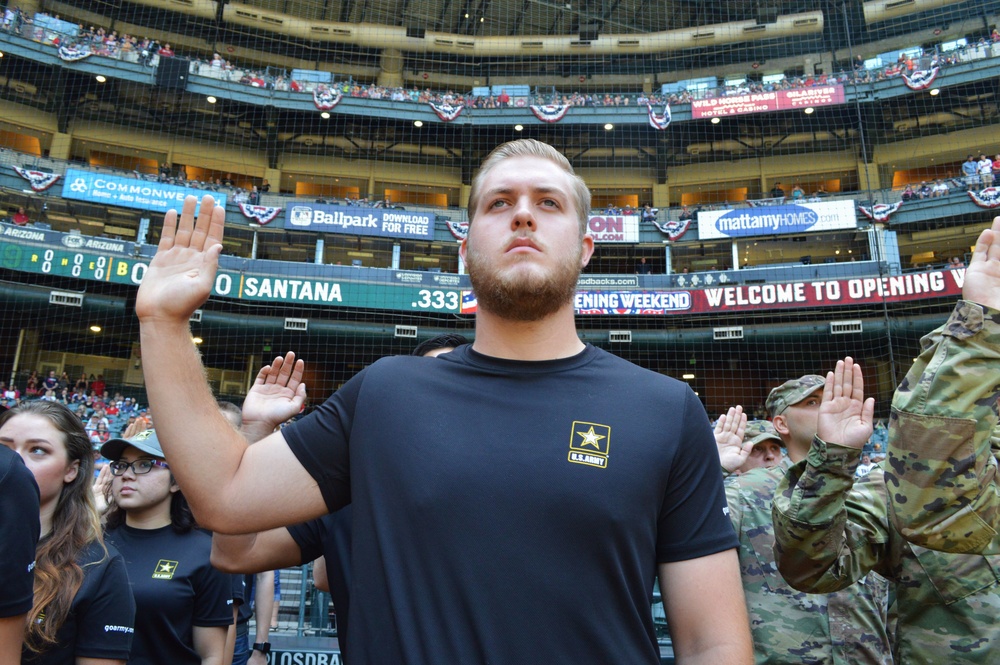 Phoenix Recruiting Battalion conducts mass enlistment at MLB game