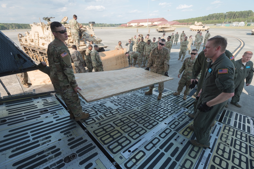 3ID Soldiers Train on Air Load Operations
