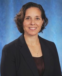 Navy Civilian Engineer Wins NAVSEA Women Moving Forward Award