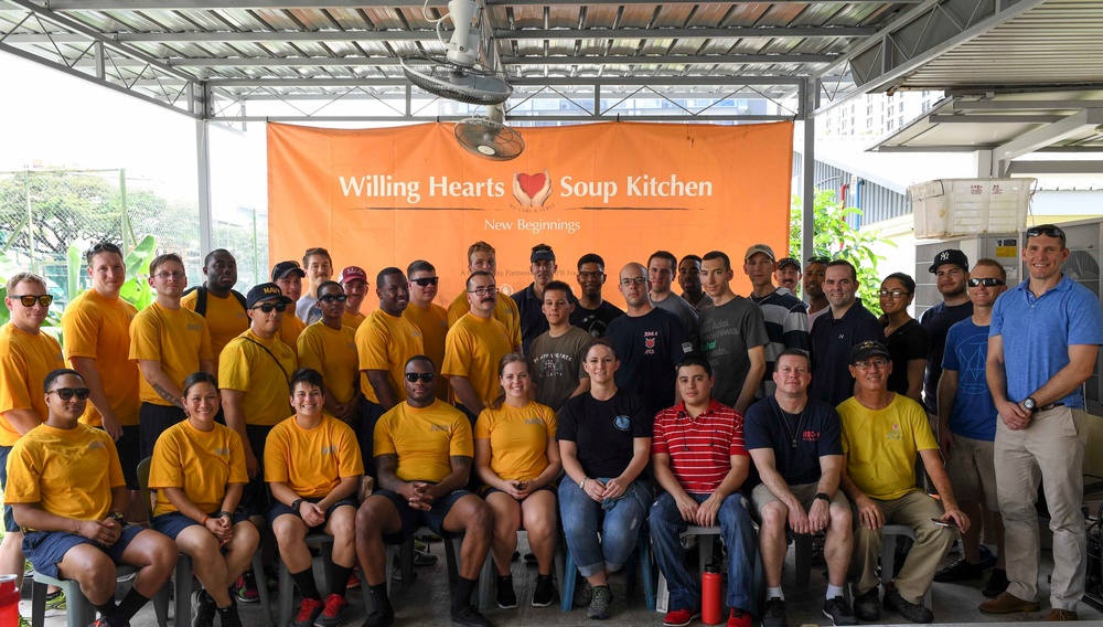 USS Wayne E. Meyer and USS Carl Vinson Volunteer at Willing Hearts Soup Kitchen