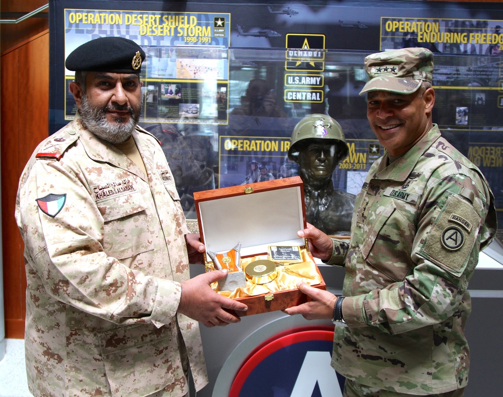 Kuwait land forces commander visits US Army Central headquarters