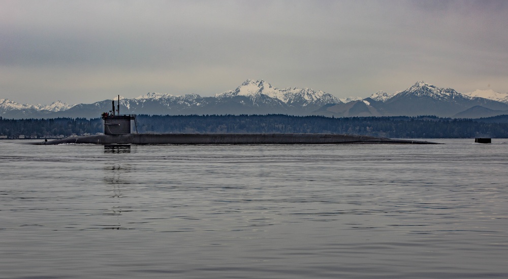USS Ohio (SSGN 726) transits the Puget Sound