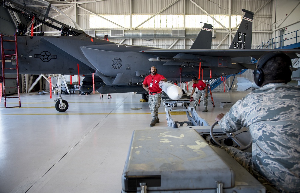 Team Eglin weapons load crew competition